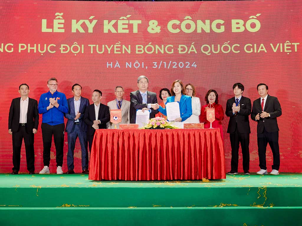 サッカーベトナム代表ユニフォーム契約締結式